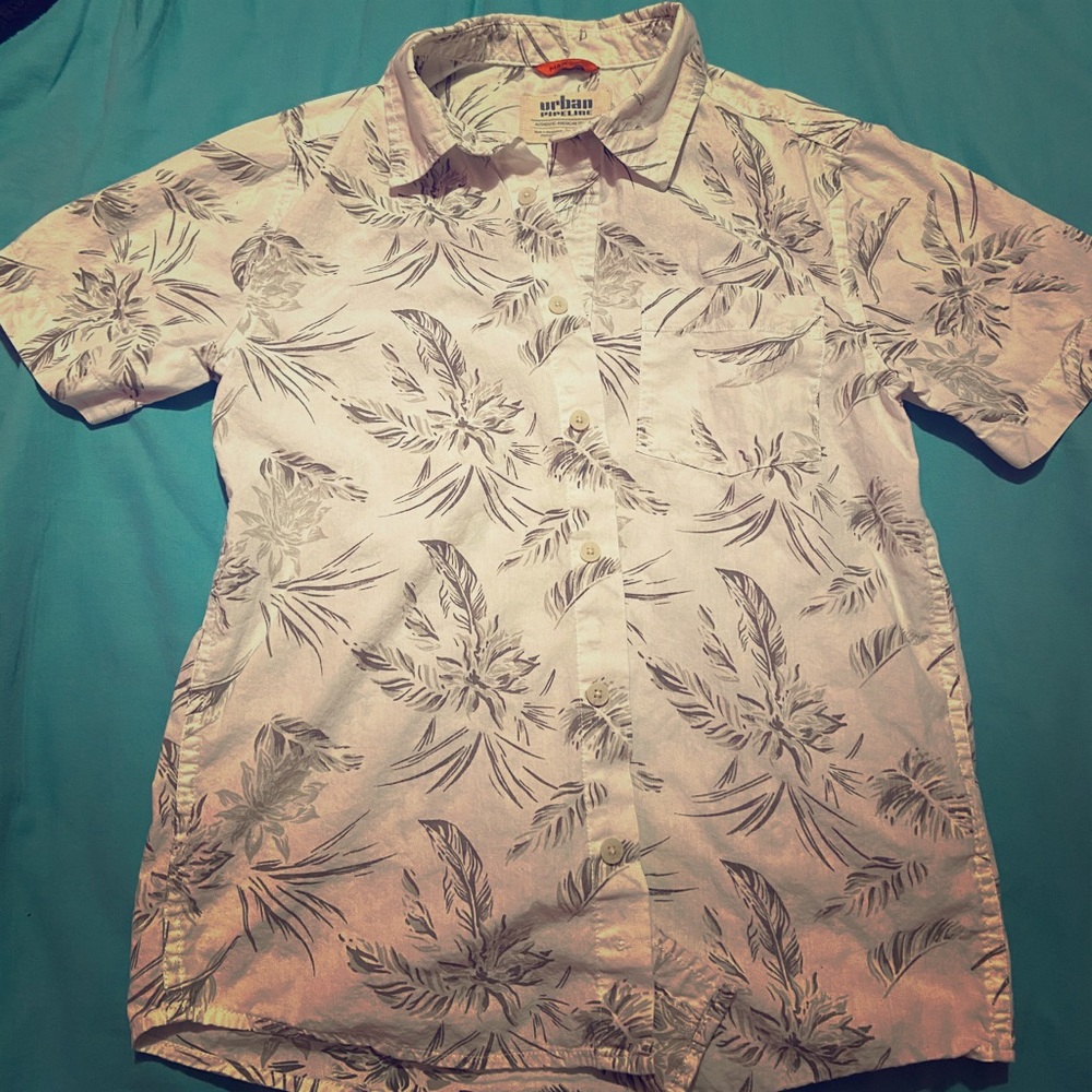 Urban Pipeline big boys large Hawaiian shirt